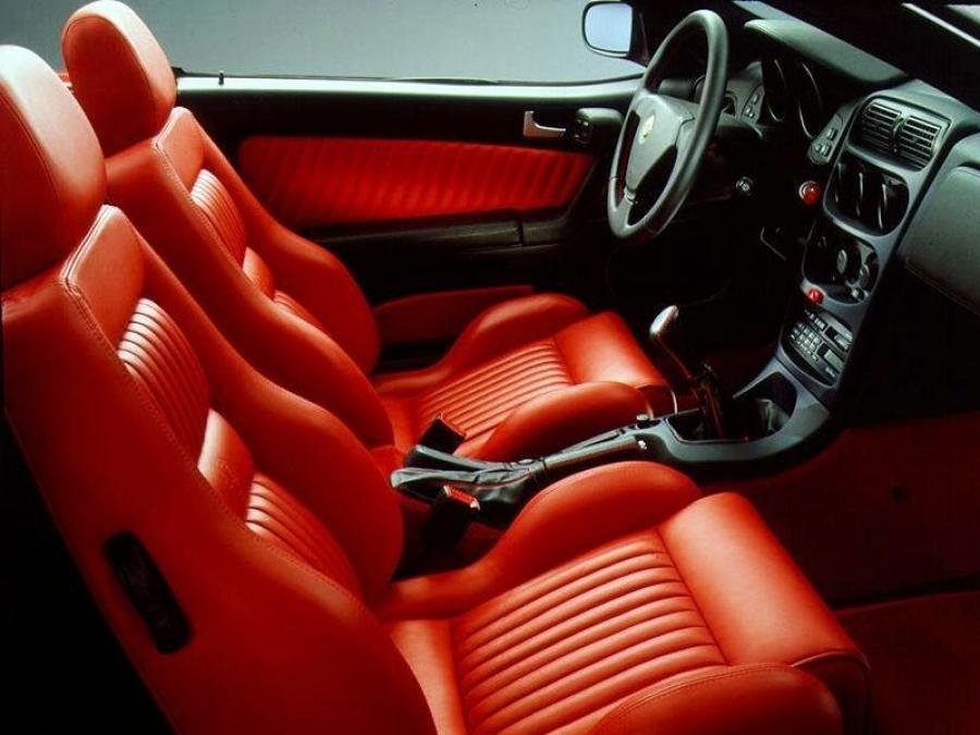 Интерьер Alfa Romeo GTV (916C) 1995 года  (WW) (фото 24 из 27)